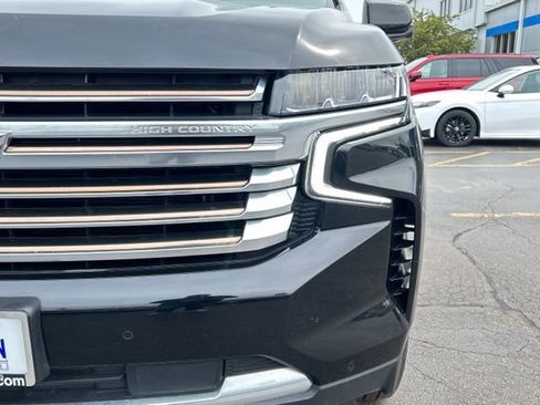 Used 2021 Chevrolet Suburban High Country AWD/4WD image 3