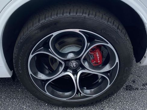 Used 2022 Alfa Romeo Stelvio Veloce image 21