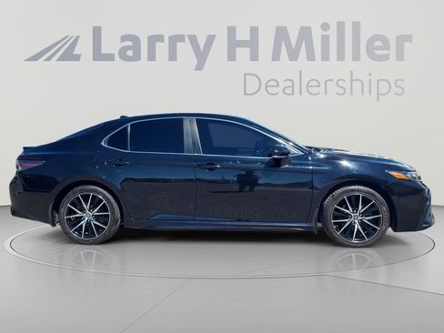 Used 2023 Toyota Camry SE FWD image 6