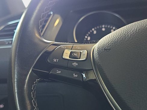 Used 2020 Volkswagen Tiguan SE R-Line AWD/4WD image 18