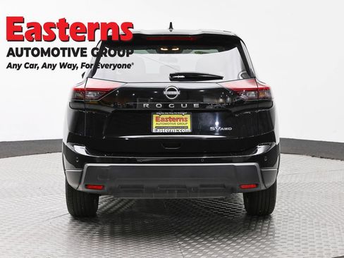 Used 2024 Nissan Rogue SV AWD/4WD image 6