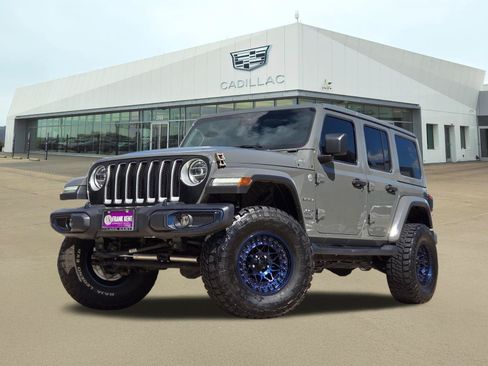 Used 2021 Jeep Wrangler Unlimited Sahara w/ Dual Top Group AWD/4WD image 1