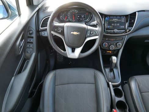 Used 2020 Chevrolet Trax LT w/ Driver Confidence Package image 9