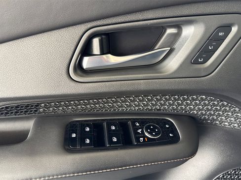 Certified 2024 Nissan Ariya FWD image 12