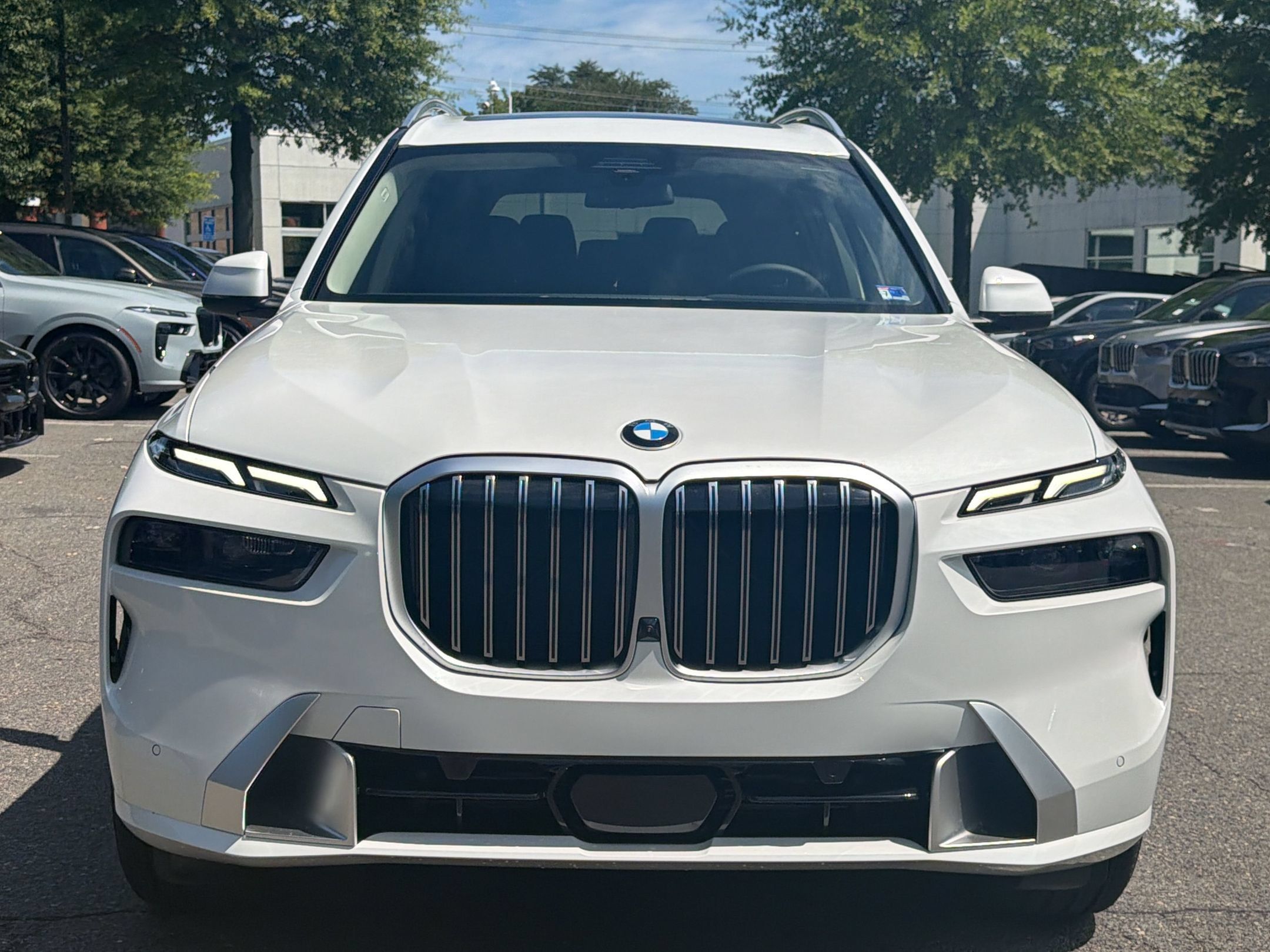 Used 2027 BMW X7 xDrive40i AWD/4WD image 6