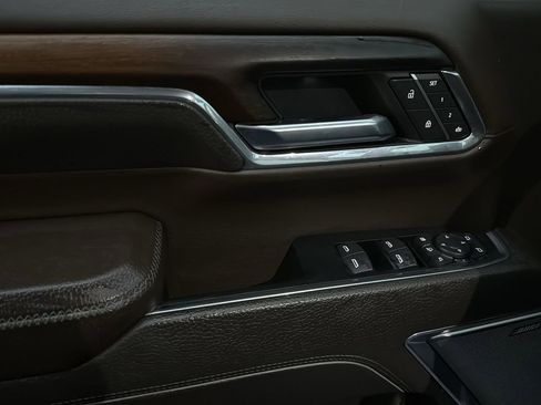 Used 2024 GMC Sierra 3500 Denali w/ Denali Reserve Package image 12