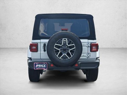 Used 2024 Jeep Wrangler Unlimited Sahara AWD/4WD image 6
