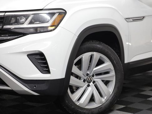 Used 2022 Volkswagen Atlas Cross Sport SE FWD image 3