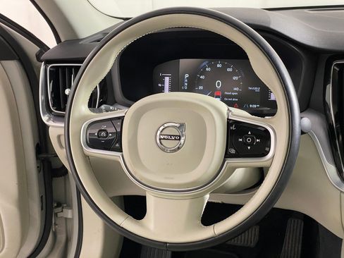 Used 2019 Volvo S60 T6 Momentum w/ Premium Package image 16
