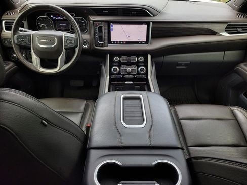 Used 2021 GMC Yukon Denali w/ Denali Premium Package image 17
