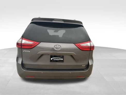 Used 2016 Toyota Sienna XLE w/ XLE Navigation Package image 8