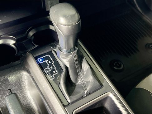 Used 2022 Toyota Tacoma TRD Off-Road image 25