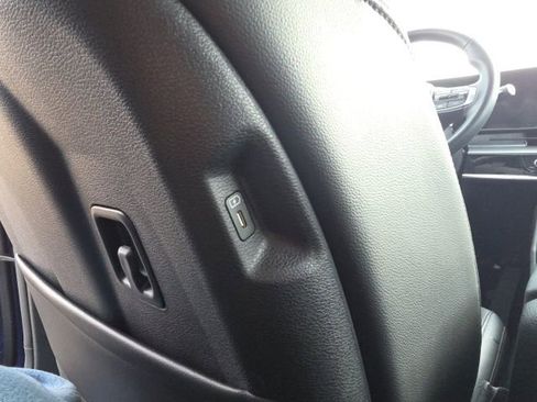 Used 2025 Kia Sportage EX image 21