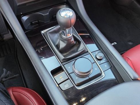 Certified 2025 MAZDA MAZDA3 2.5 S Hatchback w/ Premium Pkg image 27