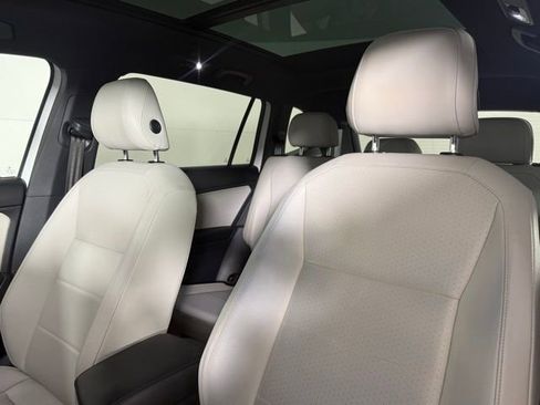 Used 2020 Volkswagen Tiguan SE R-Line image 14