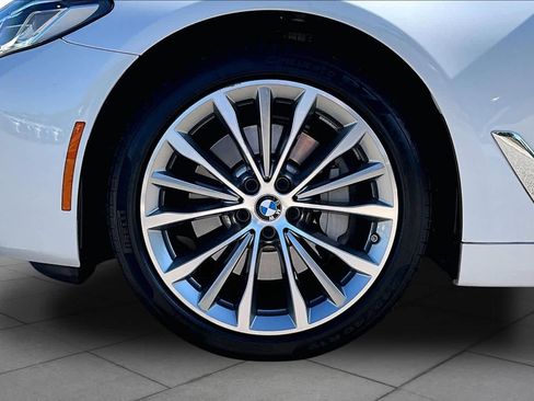 Used 2023 BMW 530i w/ Premium Package RWD image 10