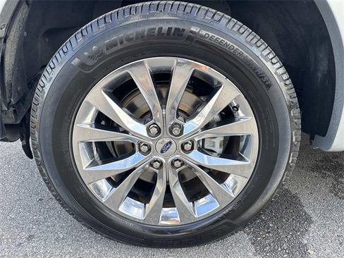 Used 2016 Ford F150 Lariat w/ Equipment Group 502A Luxury image 9