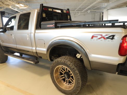 Used 2016 Ford F250 Lariat w/ Chrome Package image 3