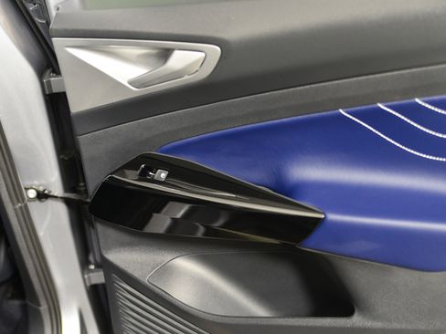 Used 2025 Volkswagen ID.4 S Limited image 21