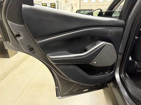 Used 2021 Ford Mustang Mach-E Premium image 12