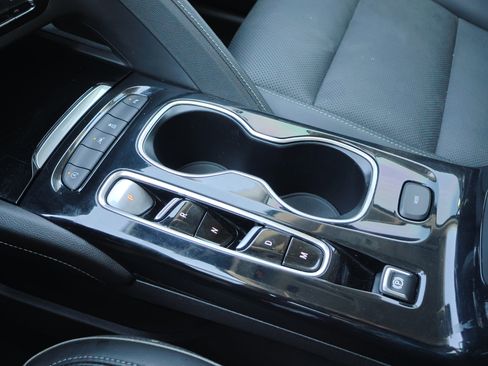 Used 2022 Buick Envision Essence w/ Safety Package image 35