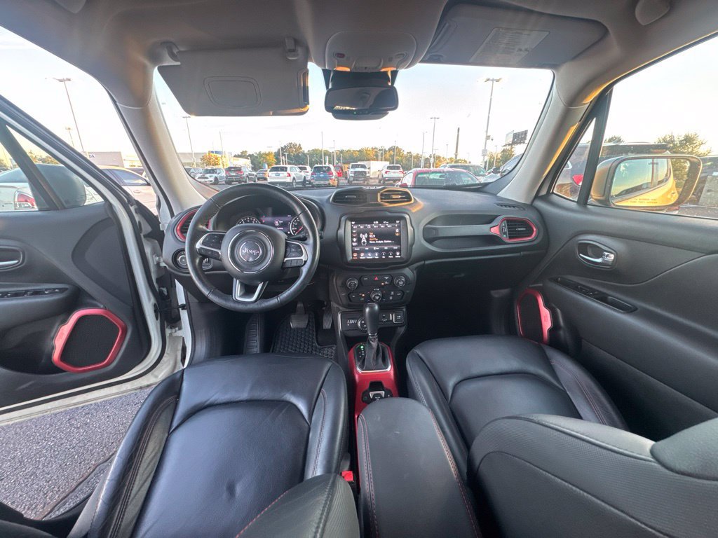 Used 2021 Jeep Renegade Trailhawk AWD/4WD image 32