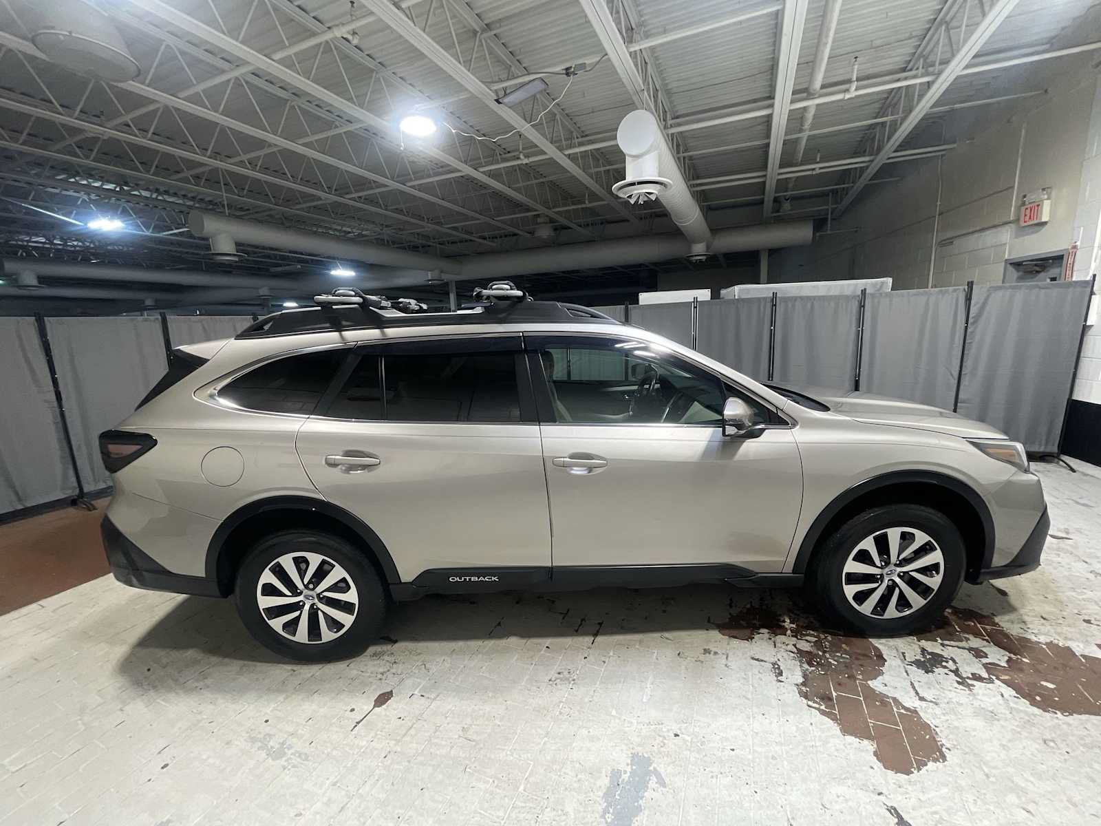 Used 2020 Subaru Outback Premium AWD/4WD image 27