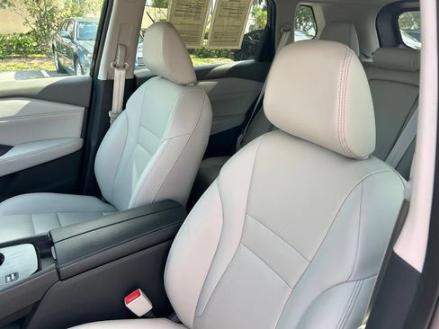 Certified 2025 Nissan Rogue SL FWD image 22