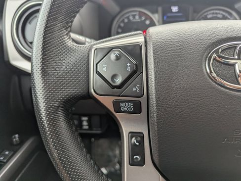 Used 2022 Toyota Tacoma Limited image 25