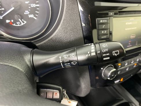 Used 2020 Nissan Rogue S image 16