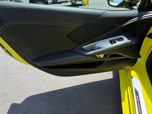 Used 2022 Chevrolet Corvette Stingray Coupe w/ 1LT RWD image 15