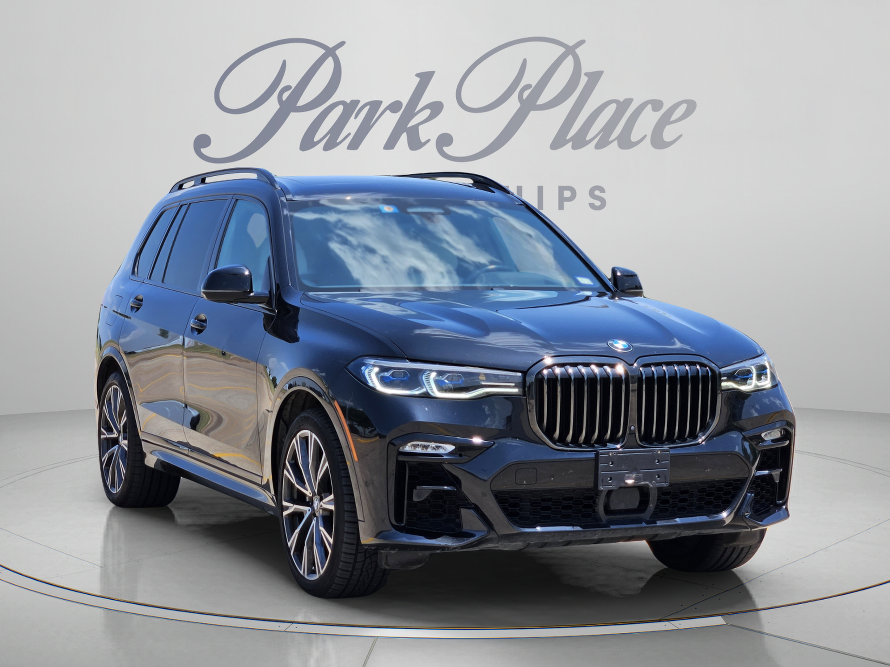 Used 2022 BMW X7 M50i AWD/4WD image 4