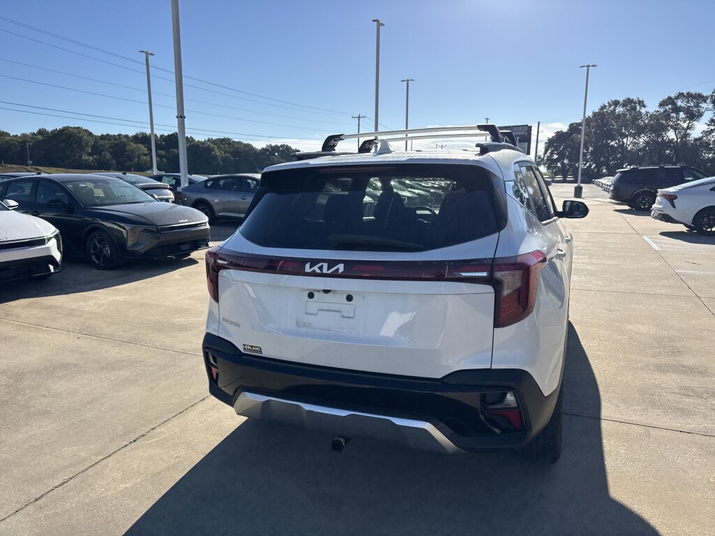 Certified 2024 Kia Seltos S FWD image 18