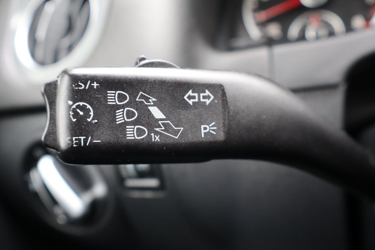 Used 2015 Volkswagen Tiguan SE AWD/4WD image 32