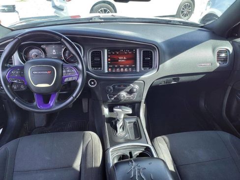 Used 2016 Dodge Charger SXT image 8