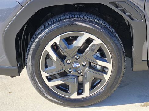Certified 2025 Subaru Forester Limited image 7