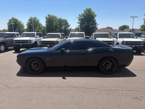 Used 2015 Dodge Challenger SRT w/ Technology Group RWD image 5