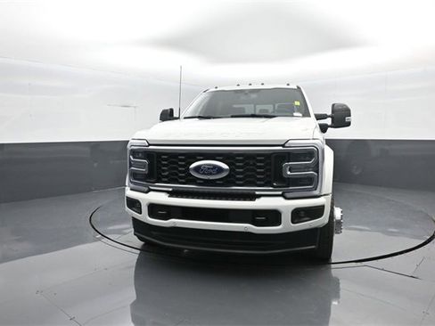 Certified 2025 Ford F450 Platinum image 3
