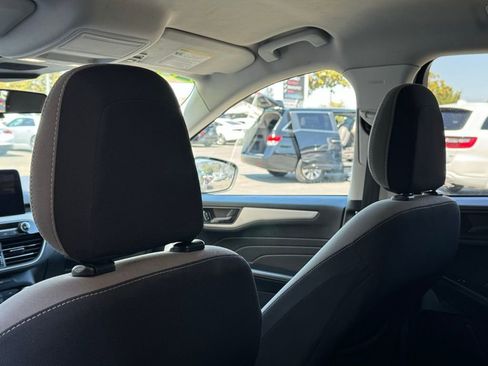 Used 2022 Ford Escape SE image 23