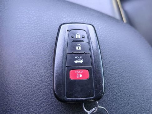 Certified 2022 Toyota Camry SE image 23