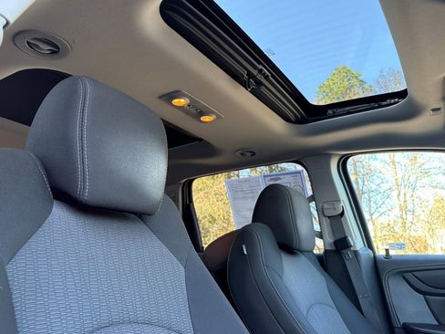 Used 2014 Chevrolet Traverse LT w/ All-Star Edition image 18