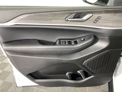 New 2025 Jeep Grand Cherokee L Limited w/ Black Appearance Package image 14