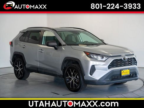 Used 2021 Toyota RAV4 LE AWD/4WD image 1