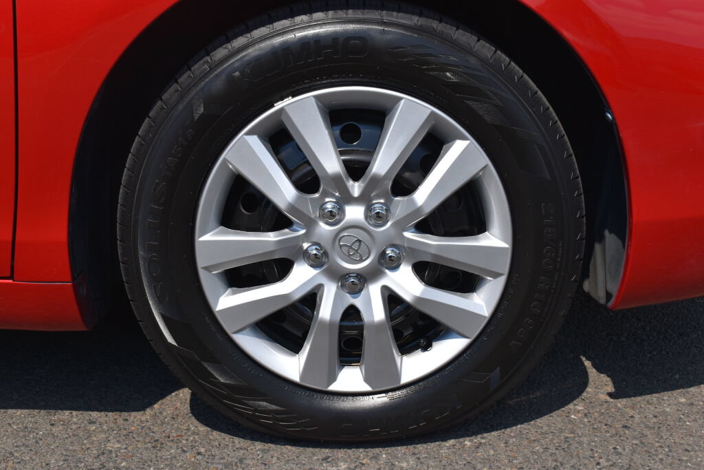 Used 2009 Toyota Camry LE FWD image 27