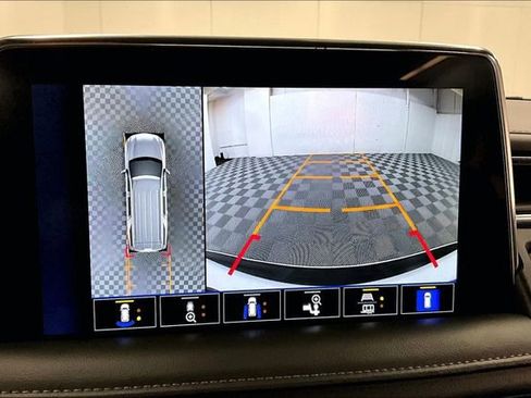 Used 2023 Chevrolet Suburban Z71 w/ Z71 Off-Road Package image 27