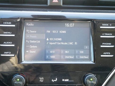 Used 2018 Toyota Camry SE w/ Protection Package (Q2) image 18