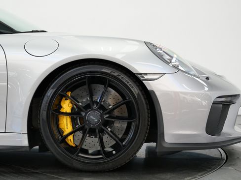 Used 2018 Porsche 911 GT3 RWD image 45