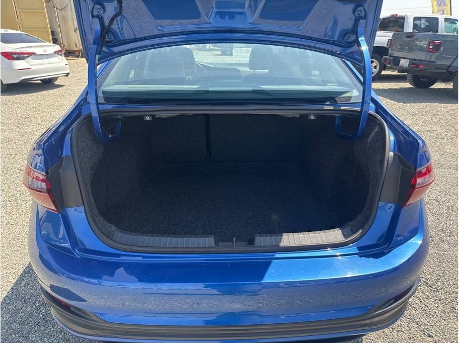 Used 2024 Volkswagen Jetta SE FWD image 13