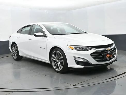Used 2024 Chevrolet Malibu LT image 2