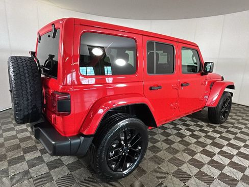 Used 2024 Jeep Wrangler Unlimited Sahara AWD/4WD image 3
